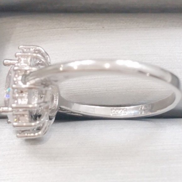 White Sapphire 925 Sterling Silver Ring - Picture 5 of 5